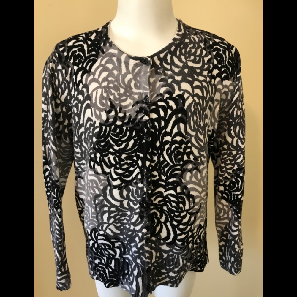 🎉🎉HOST PICK!!💕💕 Women’s Petite Croft & Barrow Cardigan